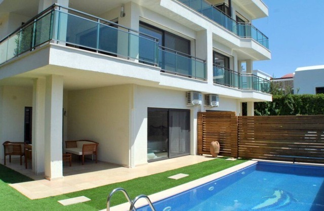Bodrum 3 Bedrooms Private Pool Villa in City Center