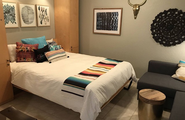 Boho Beach Getaway with pool-Clearwater/St. Pete Beach-3 min. walk to beach