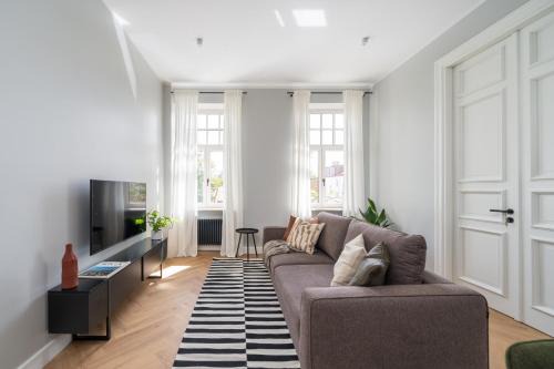 Bold 1909 Residences - Central