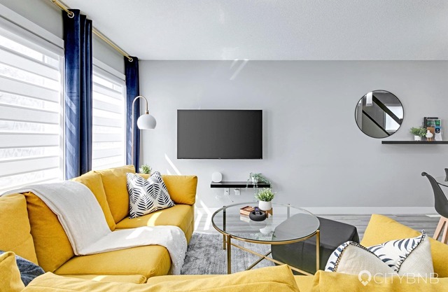 Bonnie Doon. New Infill. 3bd/2.5bth. Garage parking.