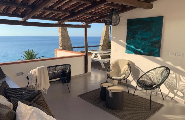 Boutique apartment with beach within walking distance, near Tropea