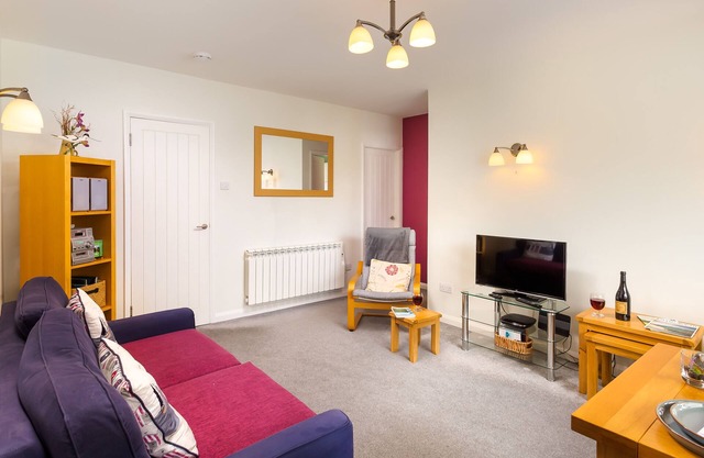 BOW PEAK, family friendly in Bowness-On-Windermere