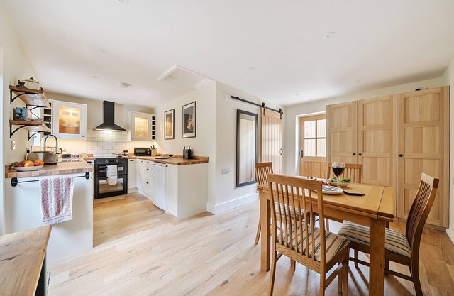 Bramble Bank - sleeps 2 guests in 1 bedroom