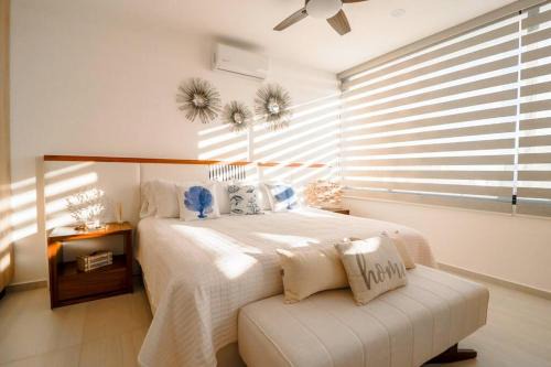 Brand new apt - pool in terrace - beach 1 minute!