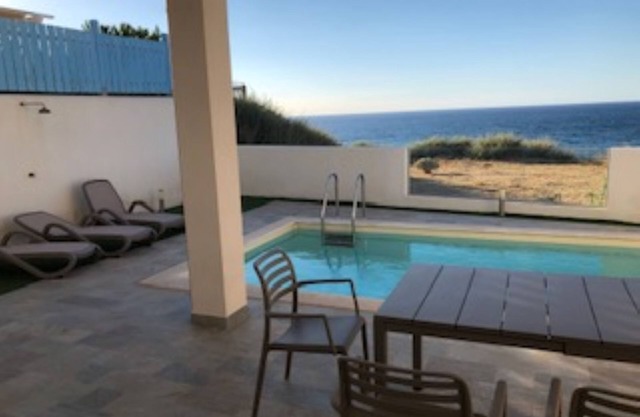 Brand new first floor apartment with frontal sea view, 20 m from the sea.