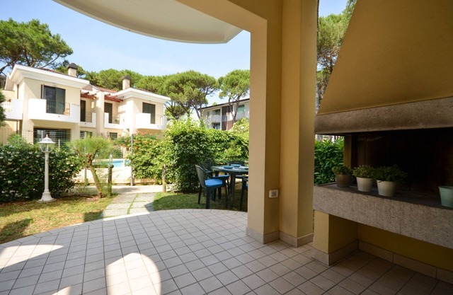 Brand new holiday flat with private garden and shared swimming pool