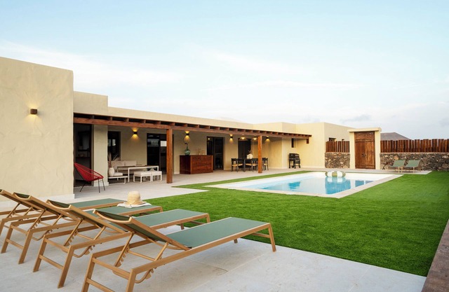 BRAND NEW LUXURY VILLA WITH SALT POOL AND TERRACE, 4 bedrooms, 4 bathrooms