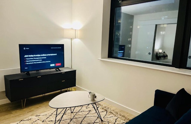 Brand new modern 1 bed apartment near Old Trafford Stadium
