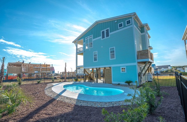 Brand New Modern Home with Private Pool Near Pier & Beach. Y Knot