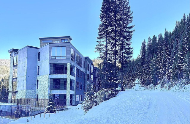 Brand New Ski In/Ski Out 3-bedroom condo at base of Winter Park
