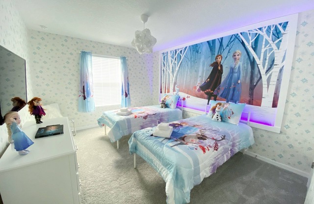 BRAND NEW Solara Resort - 5 bedrooms, Private Pool - FROZEN & HARRY POTTER Themed Rooms
