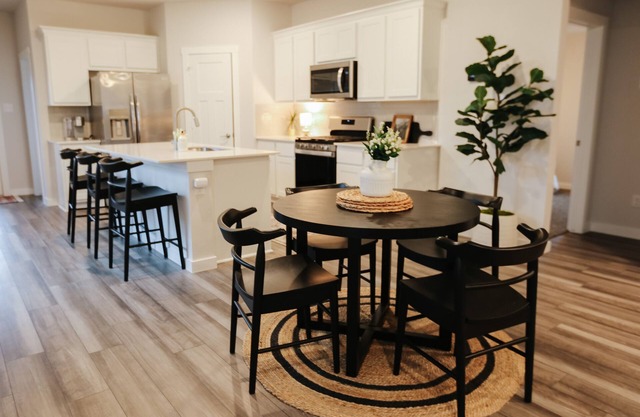 Brand New Stylish Getaway house in the Heart of Aggieland!