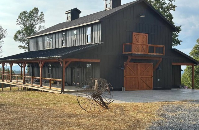 BRAND NEW! THE BARN AT SUNSET FARM