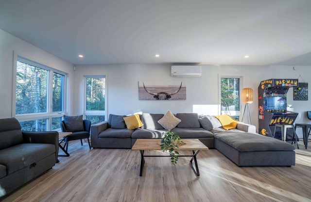 Brand New with Spa & Sauna - Le NaturO Spa