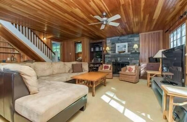 Breakwater Exclusive Beaumaris lakehouse on Lake Muskoka