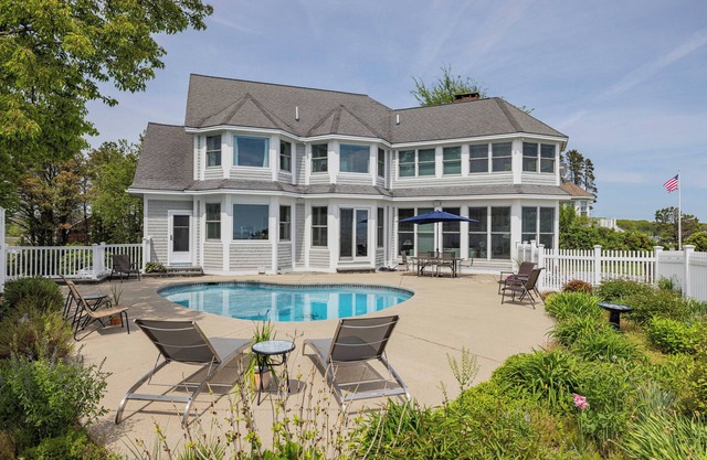 Breathtaking Ocean Front Home With Pool