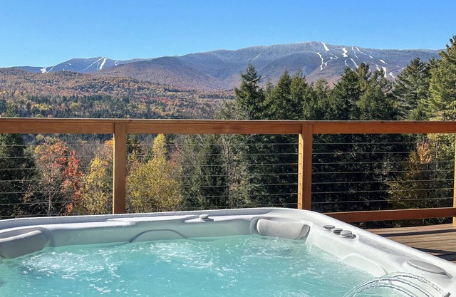 Breathtaking Views 7 Bedroom Estate w/Hot Tub