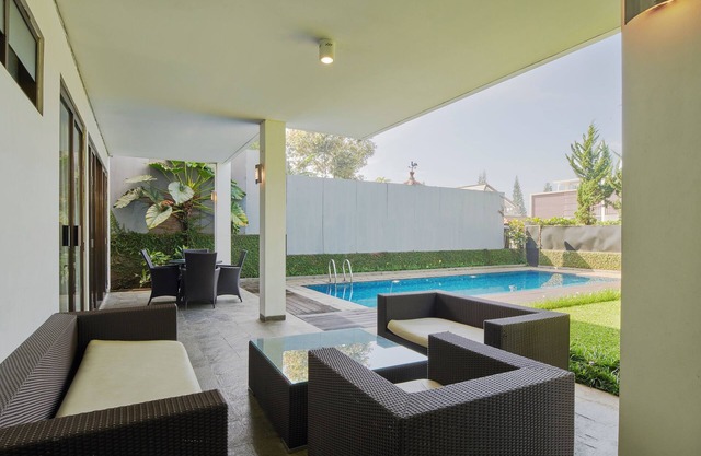 BreezeBlows City View 5BR with Pool + Familly Room