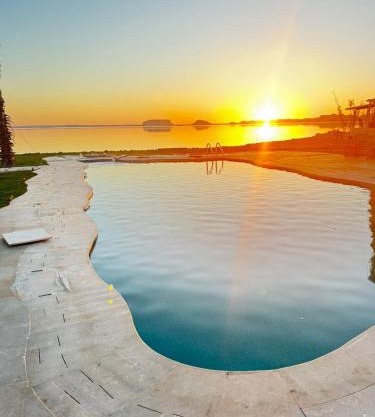 Breezy island Hotel