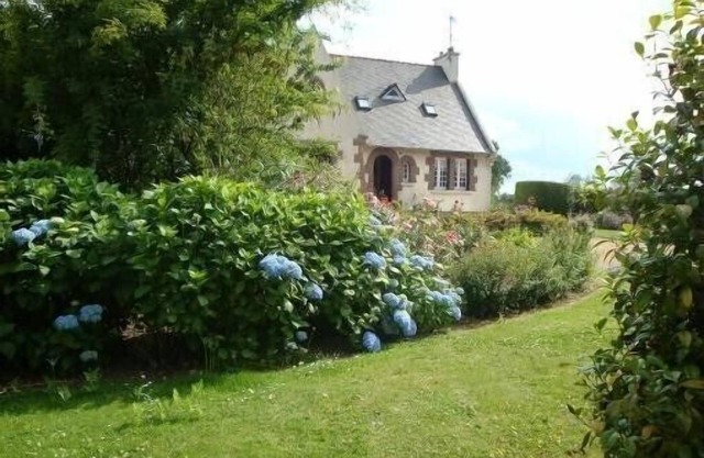 Breton house located in a closed park in the countryside, near paimpol
