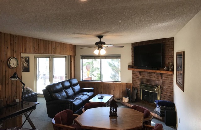 Brian Head Ski In/Out 2 Bed-2 Bath Condo in Prime Location