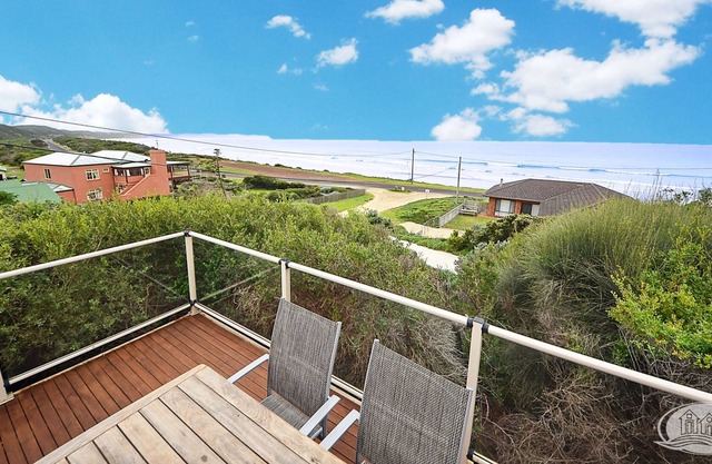 Bridgewater Beach Villa - 180 degree views of Bridgewater Bay