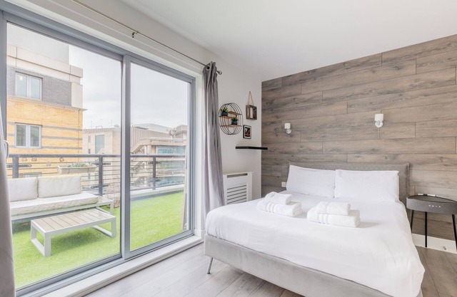 Bright 2 Bed Flat in Lambeth With Private Balcony