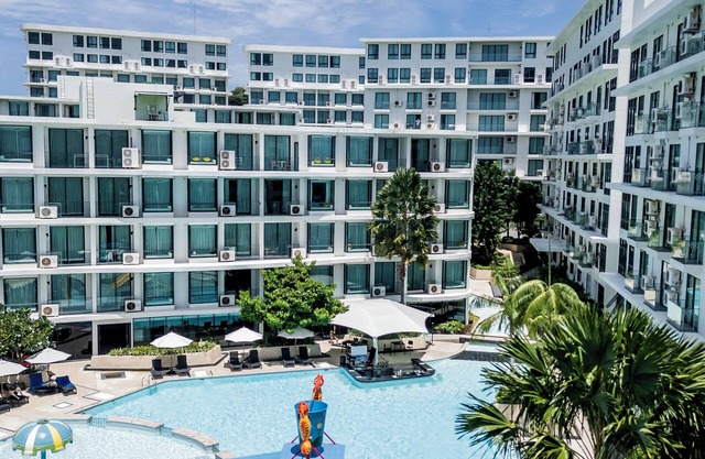 Bright 41 m² Condo Pools & Beach Shuttle S6502