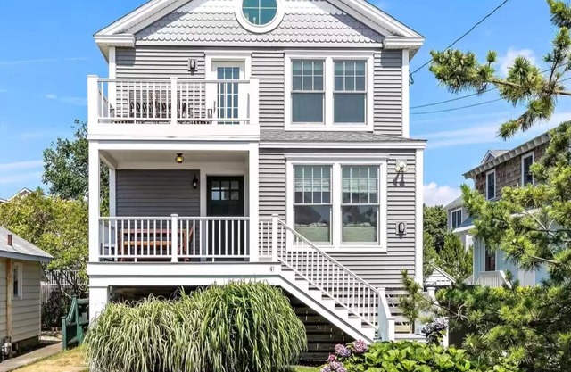Bright and Airy Beach House-close to beach and inlet for paddleboard/kayaking