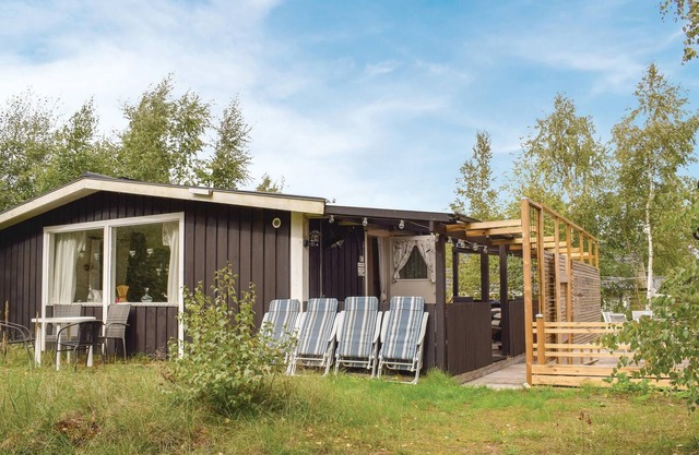 Bright and cozy cottage on large natural plot.