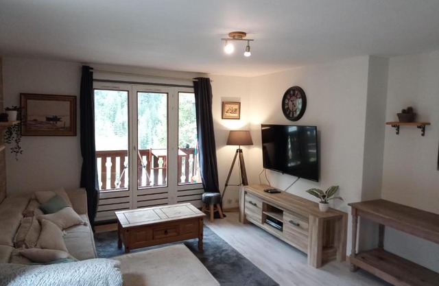 Bright and spacious apartment with balcony