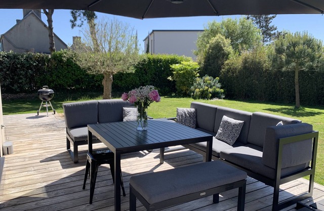 Bright and spacious house close to the sea and 10 min walk from the town center