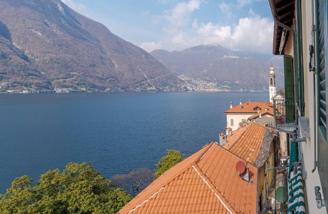 Bright apartment in Nesso with lake view!