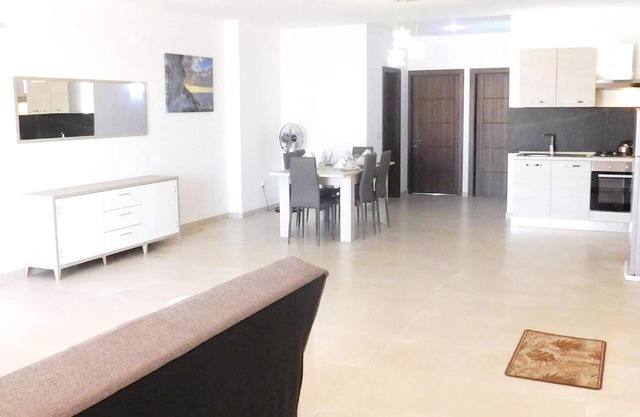 Bright apartment with sea view in Għajnsielem - 120 sqm