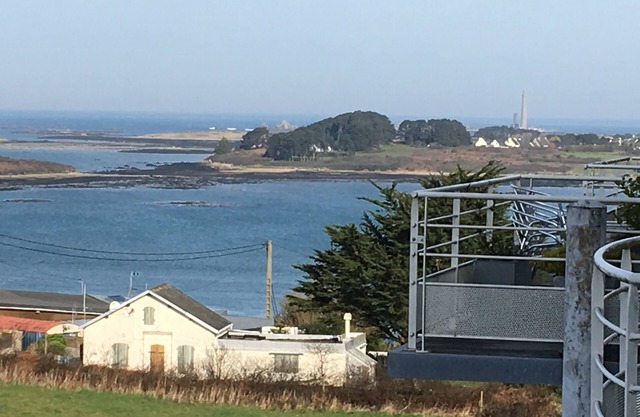 Bright apartment with superb sea view for 4 people.