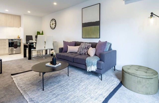 Bright Cityside 4BR Sunlit Balcony at Tuam St