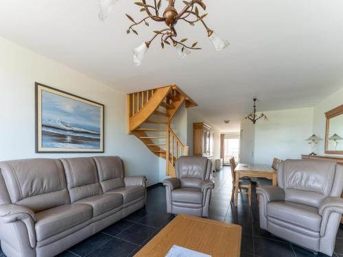 Bright Coastal Stay in Bredene