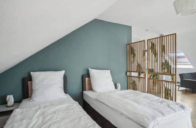 Bright feel-good apartment - quiet and close to the city center