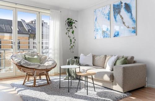 Bright & modern flat near City Center!