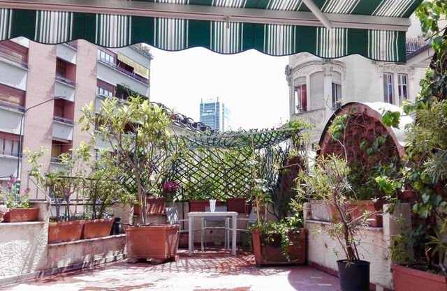 Bright Venetian double room
