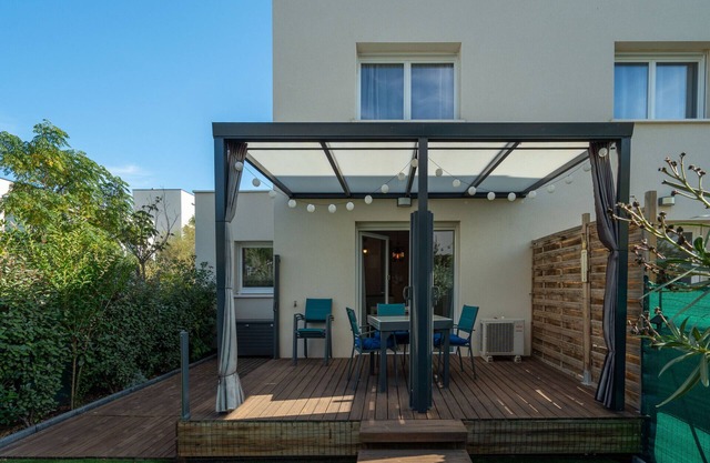 Bright villa 6 ppl, garden, close to the sea