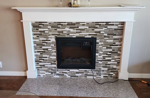 Bring all family members. Specious house. Free parking. Locates in cul de sac.