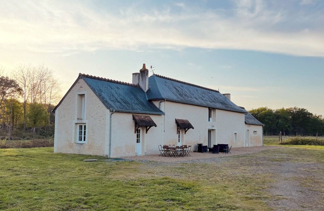 Briquelou Maison Rénovée Dans un Domaine Forestier Privé. Tranquillité Assurée