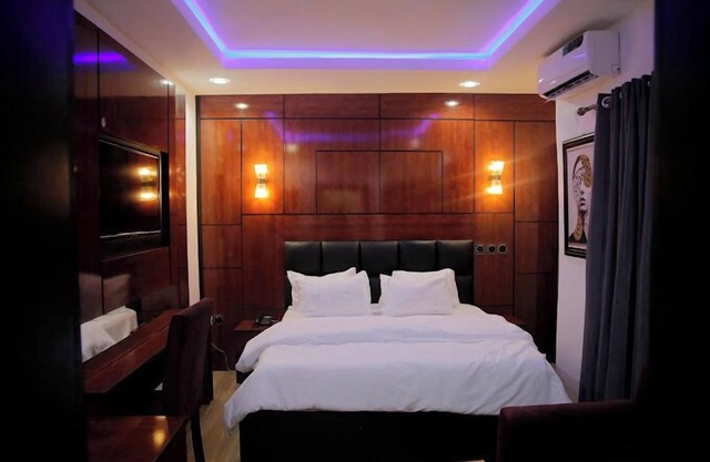 Britannia Hotel and Suites