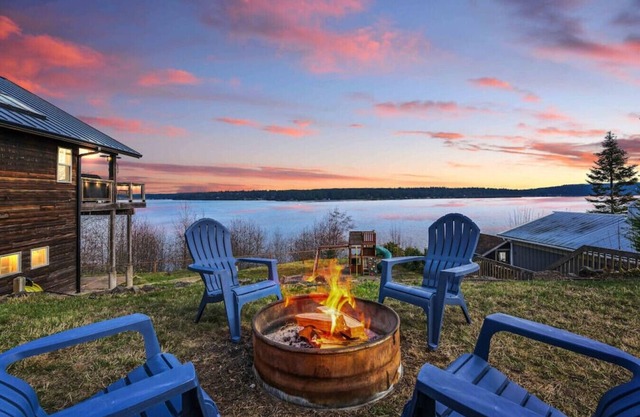 Brownsville Bay Lookout - Spacious 4 Bedroom Home!