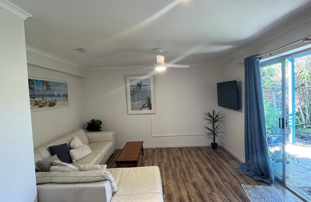 Bruns Garden Apartment ~ Spacious | Close to the Beach ~ * Monthly Discounts *