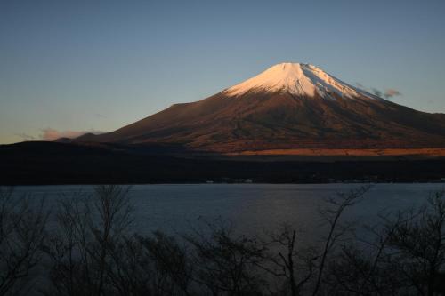 Buckeye House by the lake