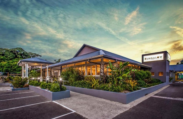 Bungalow Hotel