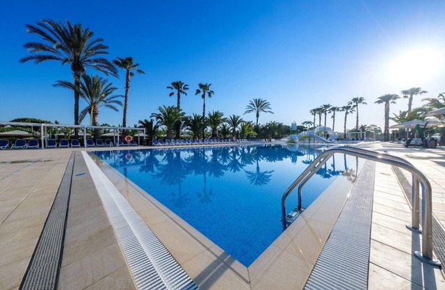 Bungalow in Sant Salvador near Beaches