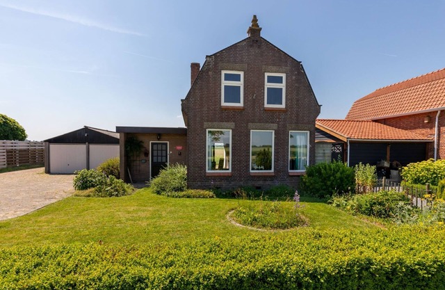 Bungalow in Sint Maartenszee near dunes